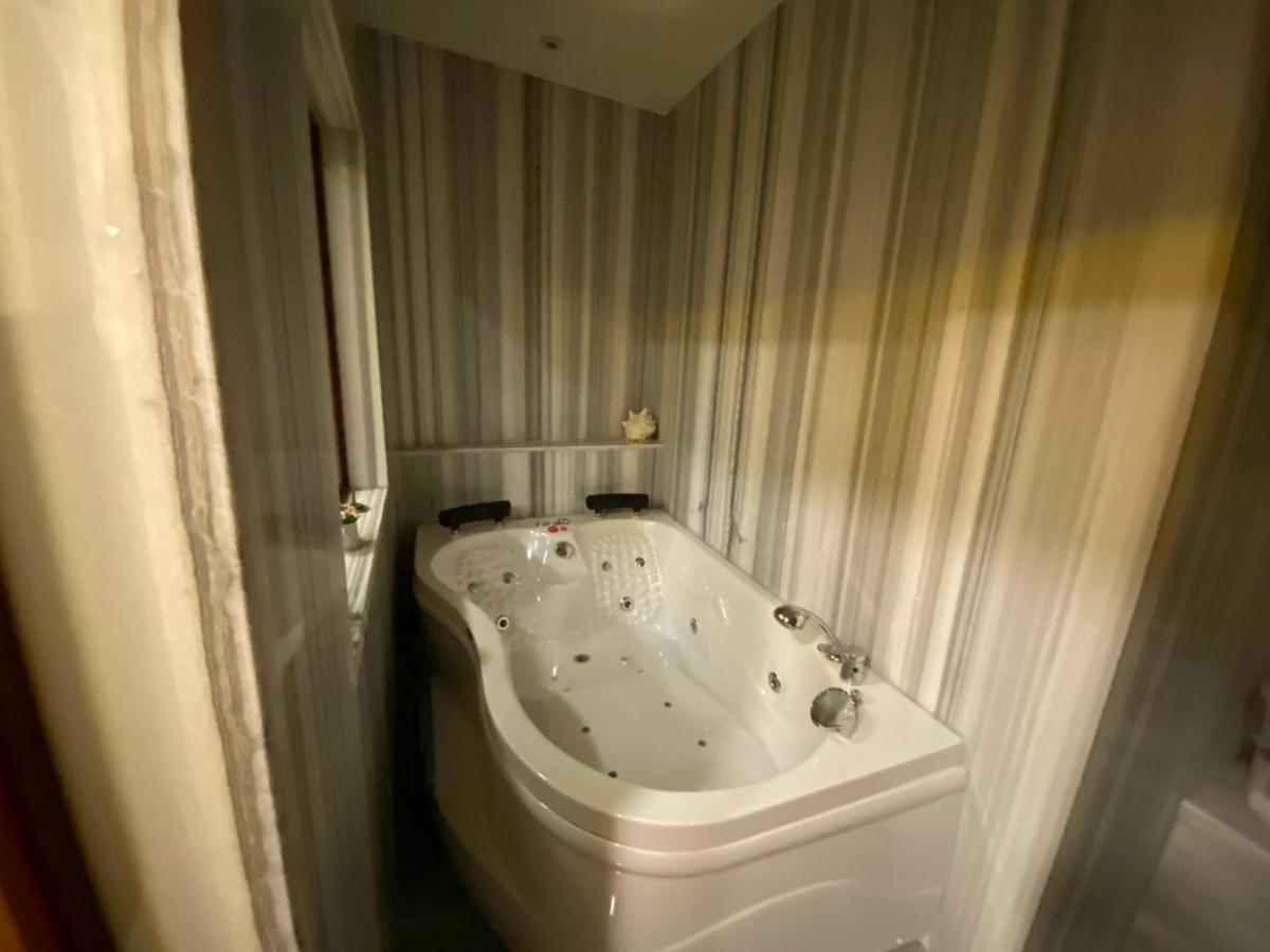 Miss Istanbul Old City Hotel ภายนอก รูปภาพ